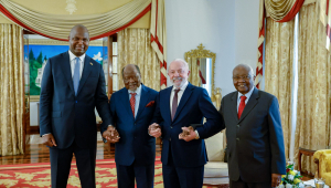 24.11.2025 – Declaração conjunta à imprensa Presidente da República, Luiz Inácio Lula da Silva, durante declaração conjunta à imprensa. Palácio Presidencial, Sala dos Grandes Atos – Maputo (Moçambique) Foto: Ricardo Stuckert / PR