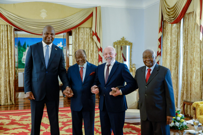 24.11.2025 – Declaração conjunta à imprensa Presidente da República, Luiz Inácio Lula da Silva, durante declaração conjunta à imprensa. Palácio Presidencial, Sala dos Grandes Atos – Maputo (Moçambique) Foto: Ricardo Stuckert / PR