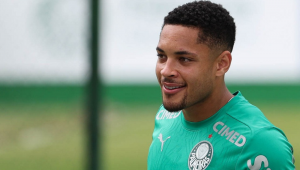 Vitor Roque não viajou para Porto Alegre com a delegação do Palmeiras