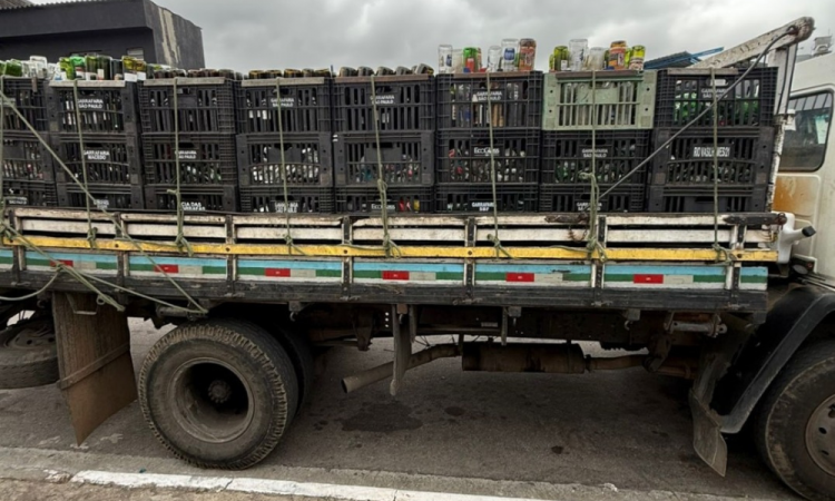 Polícia Civil de São Paulo faz nesta quinta-feira (6) uma operação contra bebidas falsificadas