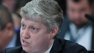 Deputado Marcel van Hattem (Novo-RS) é o relator do projeto que isenta turistas da Austrália, do Canadá e dos EUA da necessidade de visto para entrar no Brasil