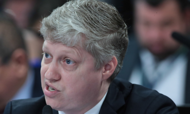 Deputado Marcel van Hattem (Novo-RS) é o relator do projeto que isenta turistas da Austrália, do Canadá e dos EUA da necessidade de visto para entrar no Brasil