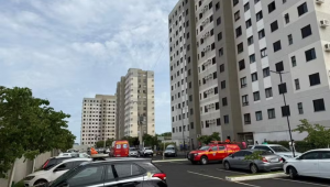 Criança de 5 anos, identificada como Matthew Cruz, morreu após cair da janela de um apartamento localizado no 12º andar do Residencial Mirante dos Ventos, no bairro Grand Ville, em Uberlândia