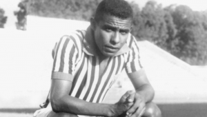 José Ribamar de Oliveira, conhecido como Canhoteiro, foi um dos jogadores mais emblemáticos da história do futebol brasileiro