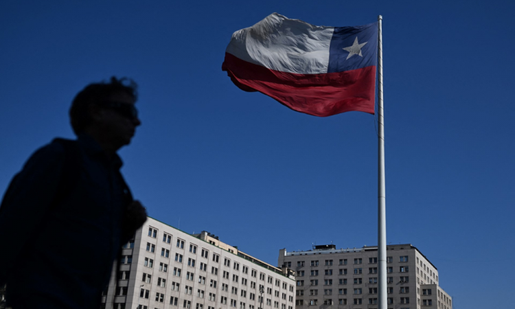 Chile define no domingo (16) o sucessor do presidente de esquerda Gabriel Boric