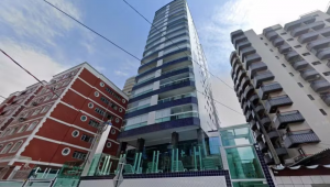 Idoso morre após cair do 15º andar de um prédio em Praia Grande, no litoral de São Paulo, enquanto colocava luzes de Natal na sacada do apartamento