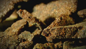 Cocaína negra é uma mistura da cocaína tradicional com diversas substâncias, como carvão ativado, toner de impressora e outros corantes