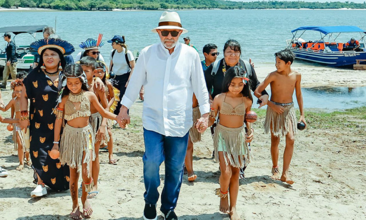 Presidente Lula afirma que estranhou os problemas de energia na Aldeia Vista Alegre e promete que ela vai chegar à comunidade