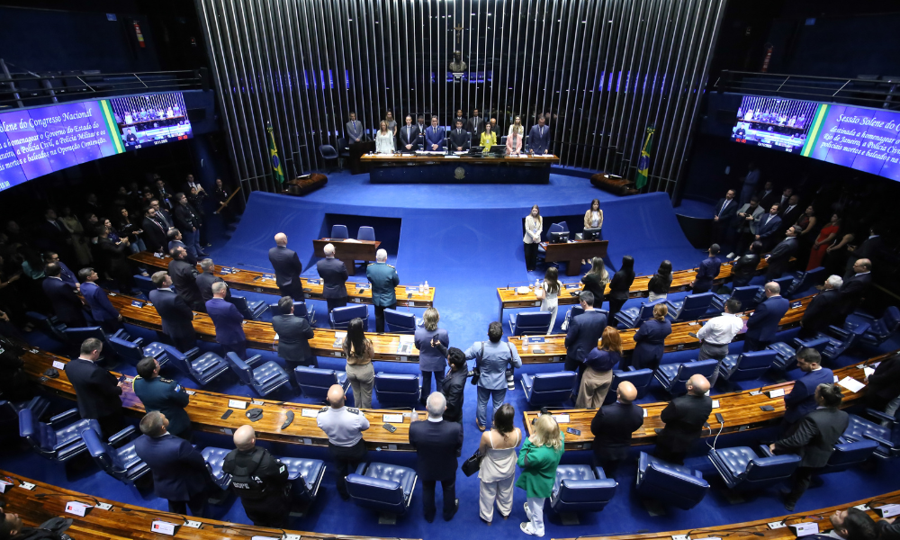 Homenagem Emocionante! Congresso Honra Heróis da Operação Contenção e Choca o Brasil