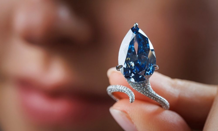 Diamante 'Mellon Blue'