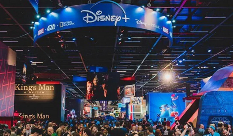 Painel da Disney+ na CCXP