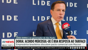 O ex-governador João Doria concede entrevista à Jovem Pan durante o Fórum LIDE na França