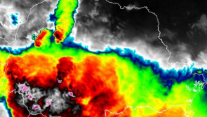 Imagem de satélite meteorológico com cores que indicam nuvens densas e tempestades intensas na região Norte do Brasil, destacando áreas em vermelho e laranja que representam maior atividade convectiva. Contornos dos estados brasileiros são visíveis, com destaque para a Amazônia. A legenda do MeteSul aparece no canto inferior direito. Imagem de satélite mostra formação de ciclone em região do Paraná. Município de Rio Bonito do Iguaçu foi atingido por tornado nesta sexta (7). - Reprodução/Metsul
