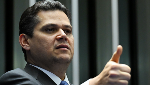 Davi Alcolumbre à mesa do Plenário durante sessão deliberativa Jefferson Rudy/Agência Senado Fonte: Agência Senado