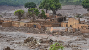 Desastre de Mariana completa 10 anos e moradores ainda buscam justiça