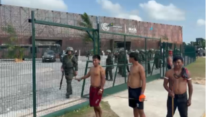 nova manifestação de indígena fecha portão principal da conferência