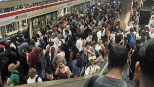 Linha 11-Coral reabre nesta quarta-feira, 26, com restrições operacionais após incidente Para compartilhar esse texto utilize o link https://www.metrocptm.com.br/linha-11-coral-reabre-nesta-quarta-feira-26-com-restricoes-operacionais-apos-incidente/ ou as ferramentas oferecidas no artigo. Prestigie o trabalho original do autor