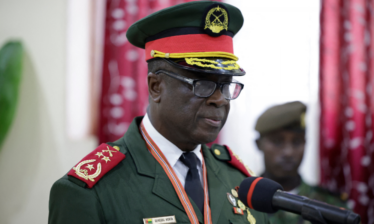 Após golpe, militares de Guiné-Bissau nomeiam general como presidente interino