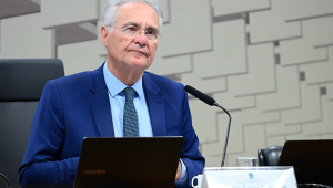 Presidente da CAE, Renan Calheiros é o relator do projeto do governo que isenta de Imposto de Renda quem ganha até R$ 5 mil mensais Fonte: Agência Senado