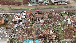 Paraná decreta calamidade pública após tornado destruir cidade