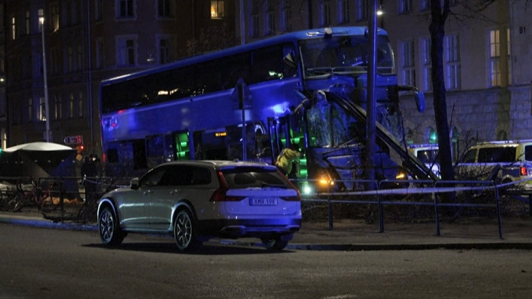 ônibus atropela e mata 3 pessoas em Estocolmo