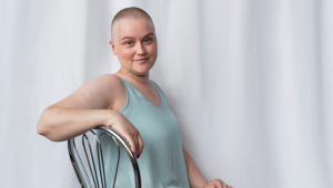 Jovem lutando contra o câncer