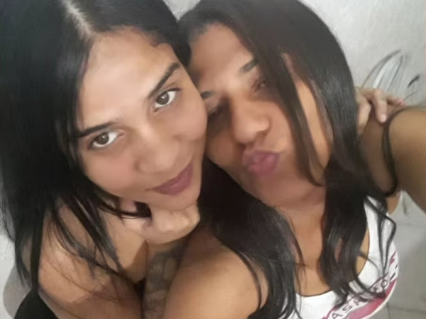 Photo that Lúcia Aparecida Souza da Silva posted with her daughter Taynara to pay homage to her