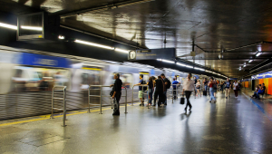 A iniciativa, em fase experimental, atende a uma demanda histórica de trabalhadores, turistas e frequentadores da vida noturna paulistana e será mantida todos os sábados