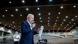 Cerimônia alusiva à entrega da Carteira Nacional Docente do Brasil (CNDB) Presidente da República, Luiz Inácio Lula da Silva, durante cerimônia alusiva à entrega da Carteira Nacional Docente do Brasil (CNDB). Centro de Eventos do Ceará – Fortaleza (CE) Foto: Ricardo Stuckert / PR