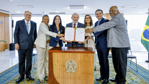 Lula urante cerimônia de assinatura do decreto que dispõe sobre o reconhecimento, a valorização e a promoção da cultura g