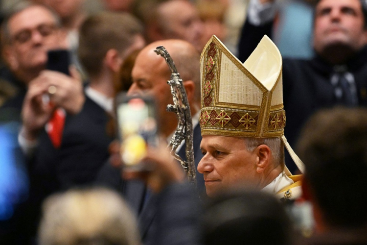 Papa Leão XIV celebra primeira missa de Natal no Vaticano; assista