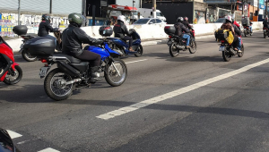 Movimentação de motociclistas nas ruas da capital paulista,