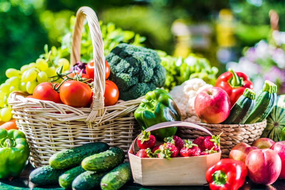 A alimentação pode ser uma grande aliada para manter o corpo hidratado 