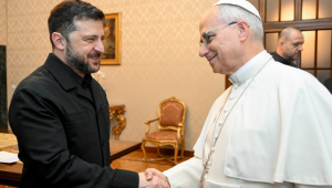 Presidente Volodymyr Zelensky se reúne com o papa Leão XIV na Itália, após anunciar que apresentará uma resposta aos EUA sobre o plano de paz proposto para encerrar a guerra com a Rússia