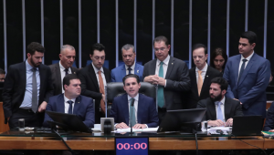 Câmara dos Deputados aprovou na madrugada desta quarta-feira (10) o Projeto de Lei da Dosimetria (PL 2.162/23)