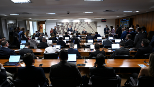 CAE do Senado durante votação do projeto de lei que aumenta a carga tributária sobre casas de apostas online (bets), fintechs e instituições financeiras