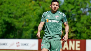 Mario Pineida durante treinamento no Fluminense, onde jogou em 2022