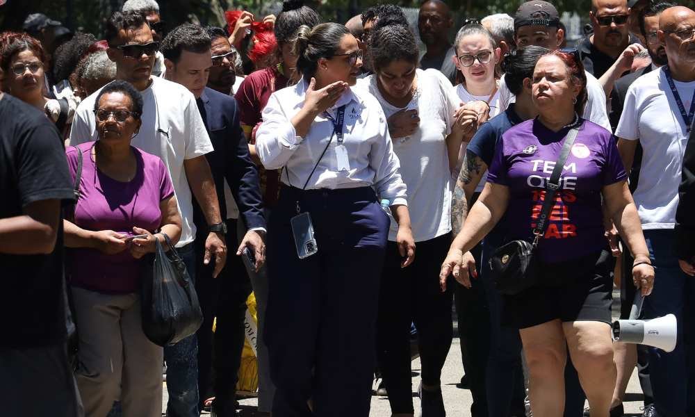 Corpo de Tainara Santos é sepultado sob protestos e pedidos de justiça em São Paulo