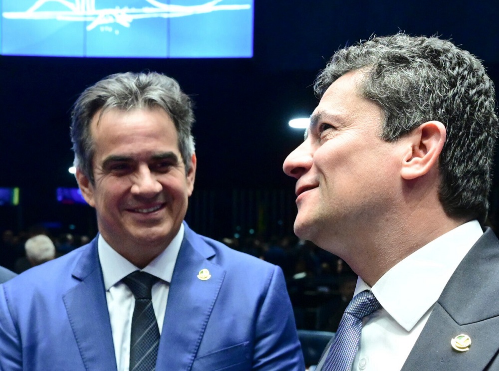 Os senadores Ciro Nogueira (PP) e Sergio Moro (União) no plenário da Casa