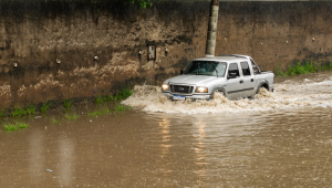 Rio de Janeiro amanhece alagado; Castro aciona Comitê de Chuvas