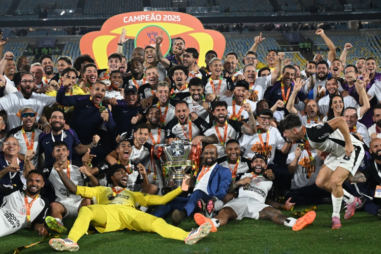 Corinthians ultrapassa Palmeiras e São Paulo e assume 2ª lugar do ranking da CBF; Flamengo é 1º