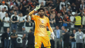 hugo leva corinthians a final