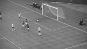 Inglaterra e Portugal fizeram um dos grandes duelos da Copa de 1966