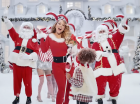 Cena do clipe "ll I Want for Christmas Is You", de Mariah Carey