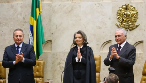 Cármen Lúcia toma posse como presidente do STF