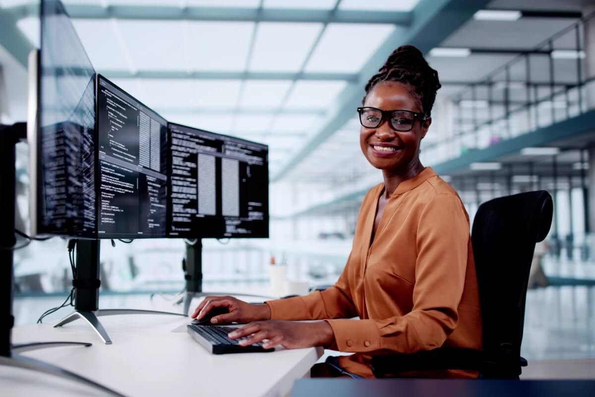 O avanço tecnológico vem impulsionando o mercado de trabalho a uma das transformações mais intensas de sua história 