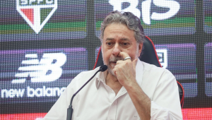 O presidente do São Paulo FC, Julio Casares, concede coletiva de imprensa na tarde desta sexta-feira (28), no CT do clube no bairro da Barra Funda, na zona oeste da capital paulista