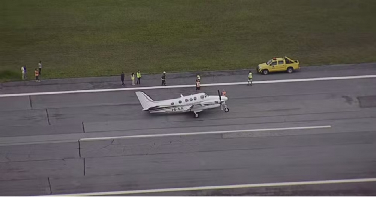 Avião quebra em aeroporto de BH e fecha local por uma hora