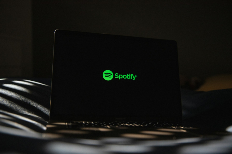 Hackers invadem catálogo de músicas do Spotify