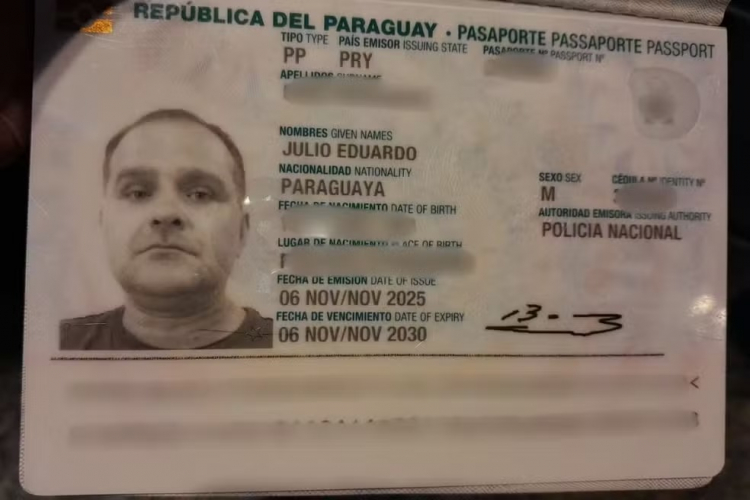Passaporte falso usado por Silvinei
